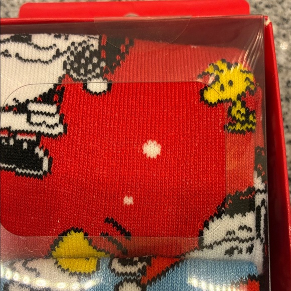 Peanuts Snoopy Christmas Crew Socks Set - Red, Blue, Gray - Picture 5 of 7